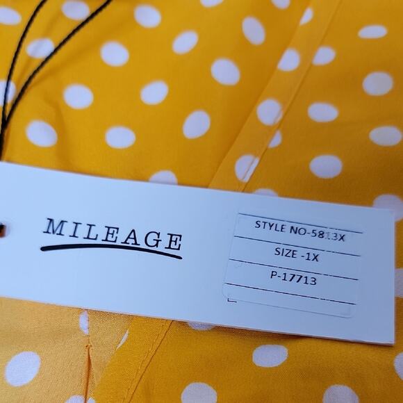 NWT MILEAGE Sleeveless Yellow Polka Dot Top Size 1X Plus Size Flowy Classic - Picture 8 of 9